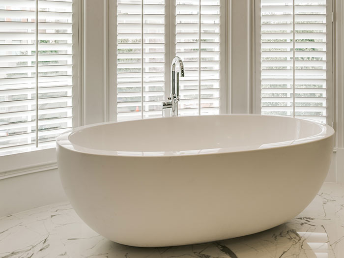 Oceanus Freestanding Bathtub Tyrrell Laing