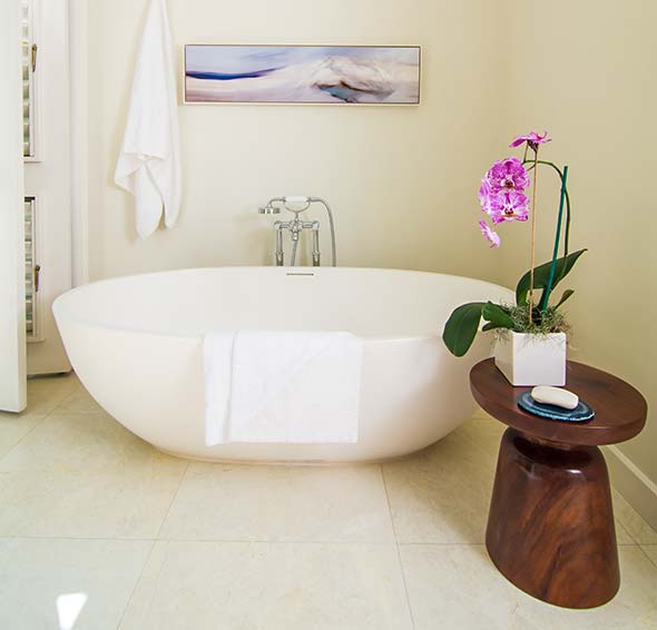 Neptune freestanding bathtub