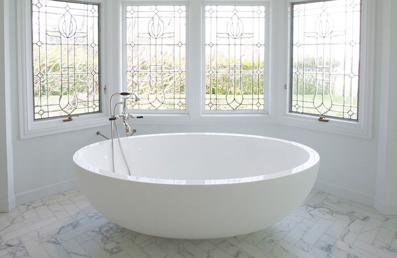 Imperia freestanding luxury tub