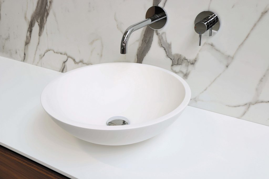 freestanding basin