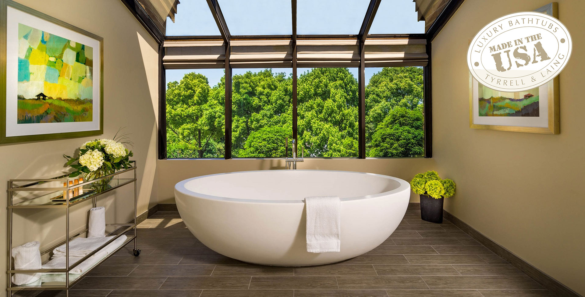 Luxury freestanding bathtub