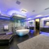 large tub with jets