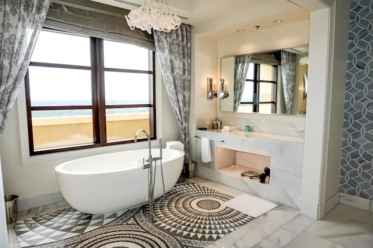 soaker tub in the four seasons orlando